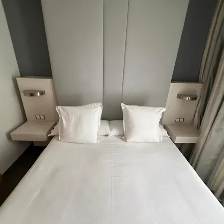 Avenida 31 فندق ماربيا